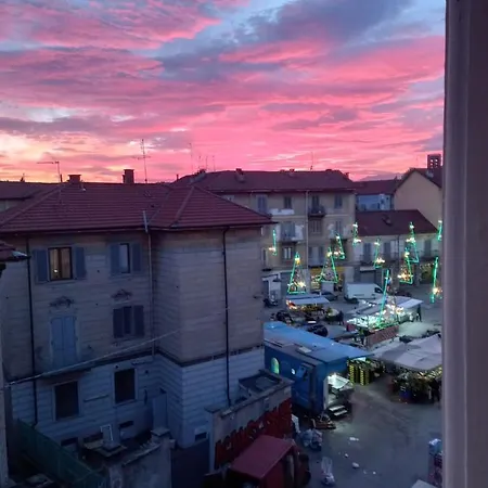 Stanza Privata In Alloggio Luminoso Poco Distante Dal Centro *
